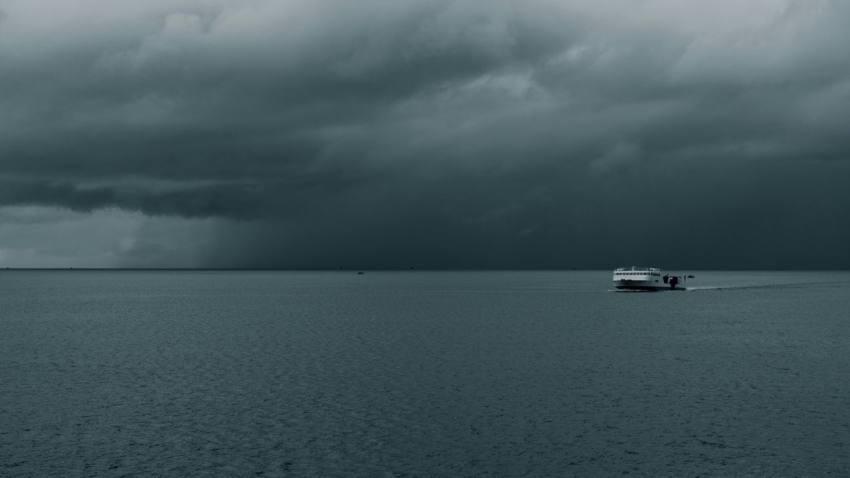 18089 vessel dark clouds medium - Anunț de interes pentru angajații Uzinei Dacia!