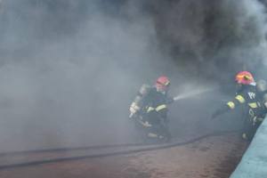 incendiu fum pompieri
