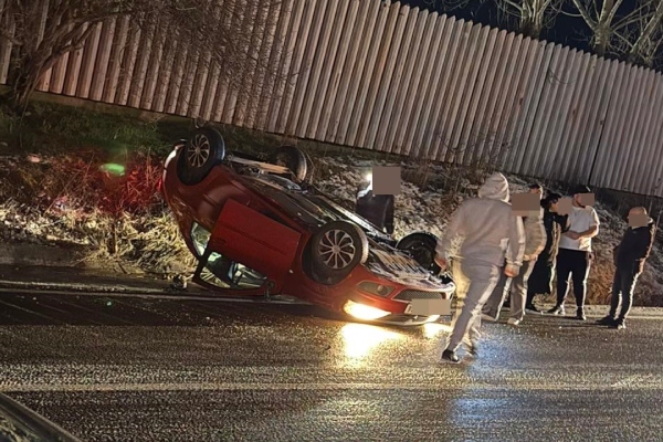 accident Albota mașină răsturnată