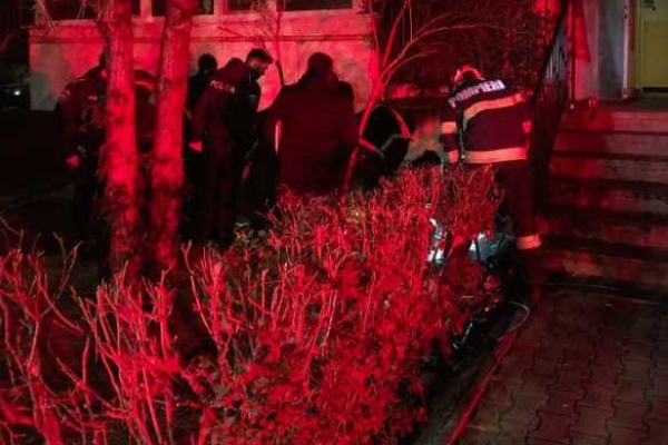 găsit carbonizat pompieri poliție găsit carbonizat pompieri poliție