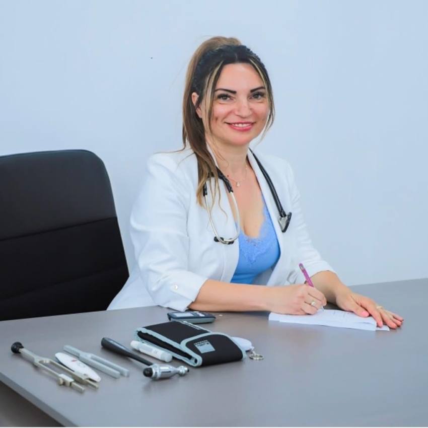 Dr. Amorina Ionela Dumitrescu Soare: După ani de practică, succesul este definit prin calitatea actului profesional, relația cu pacienții și echilibrul personal 1 Amorina Ionela Dumitrescu Soare - Dr. Amorina Ionela Dumitrescu Soare: După ani de practică, succesul este definit prin calitatea actului profesional, relația cu pacienții și echilibrul personal