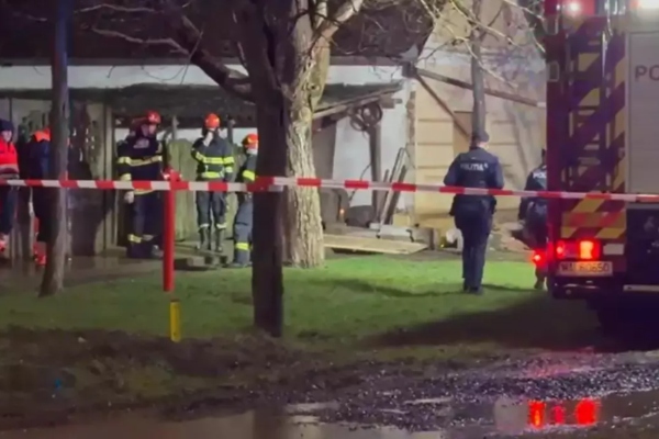 femeie moartă Timiș zid prăbușit pompieri poliție