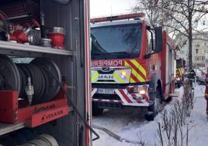 cats 2 - Incendiu la Spitalul Fundeni. Pompierii intervin cu mai multe autospeciale