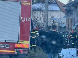 83187830 d7cf 4a0e bf14 051f9a78414a - Accident grav în Argeș! Autoturism răsturnat