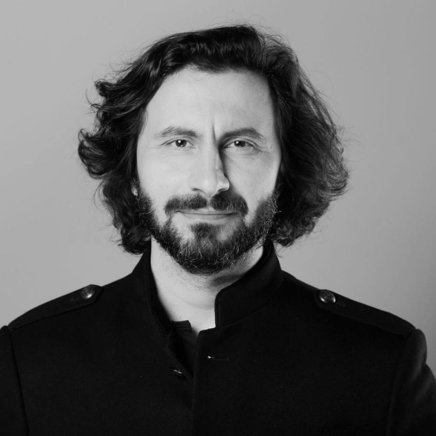 Adrian Nour, solistul concertului de jazz de la Filarmonica Pitești 2 Adrian Nour - Adrian Nour, solistul concertului de jazz de la Filarmonica Pitești