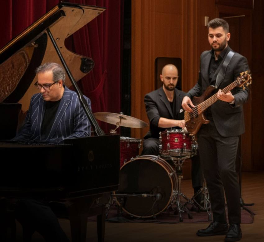 Adrian Nour, solistul concertului de jazz de la Filarmonica Pitești 1 filjazz pitesti trio