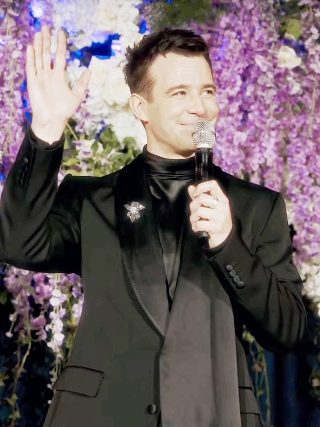 Bijuterii Teilor, purtate de actorul principal din noul sezon Bridgerton 1 Bridgerton Teilor