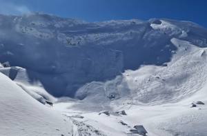 745215bb c77f 4bec 8be1 a4881118df2d - Avalanșă de mari dimensiuni la Bâlea Lac