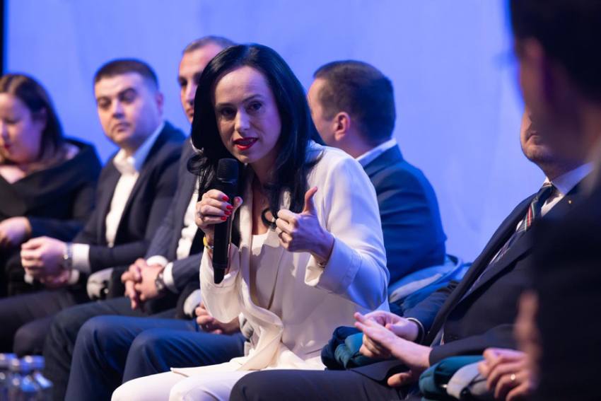 Sursă foto: FB Simona Bucura Oprescu.