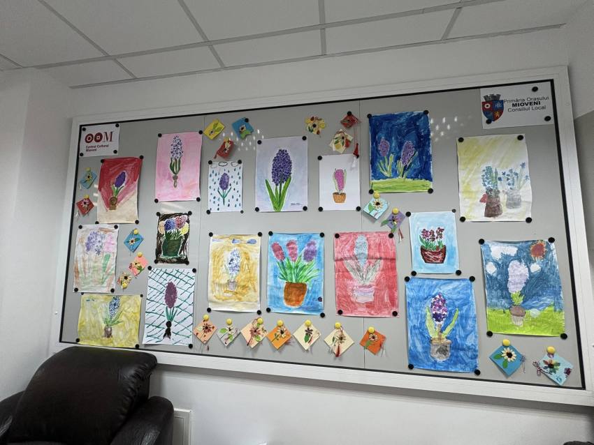 „Bun venit, Primăvară!” - Expoziție găzduită de Centrul Cultural Mioveni 3 expozitie CC Mioveni
