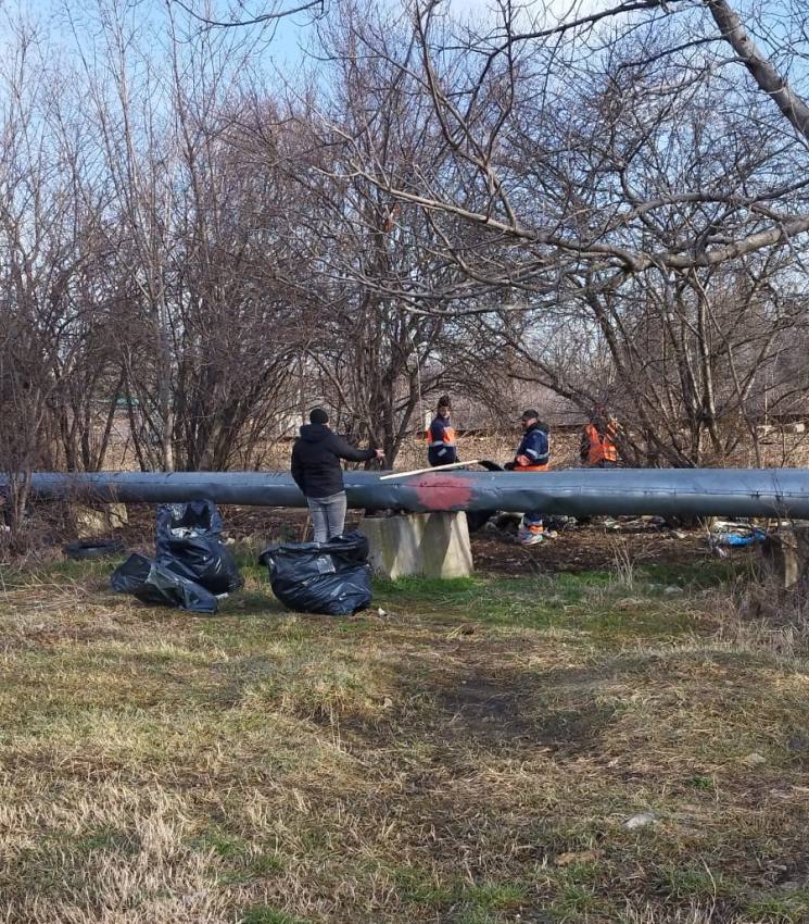 Pericol pentru sănătatea piteștenilor: teren plin de deșeuri, curățat de autorități 1 9ad03029 680d 4c1c babf 520254456257 - Pericol pentru sănătatea piteștenilor: teren plin de deșeuri, curățat de autorități