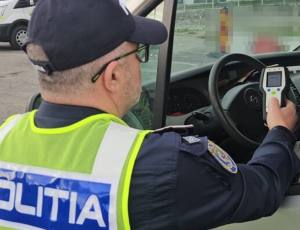 sofer de tir prins baut dupa ce a provocat un accident in sibiu 750x430 1 - Prins băut la volanul unui TIR. Șofer polonez, tras pe dreapta de polițiștii argeșeni