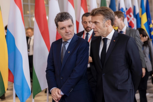 Nicușor Dan Emmanuel Macron