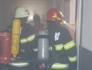 d5e37fd9 8e8d 439b a83f 982e7b5b1638 - O oală uitată pe foc a provocat panică într-un bloc din Curtea de Argeș