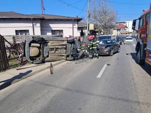 d29c531c 5f93 44bd a425 ed934a85ba98 1 - Accident grav în Pitești! Mașină răsturnată