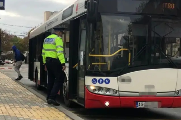 autobuz Publitrans poliție