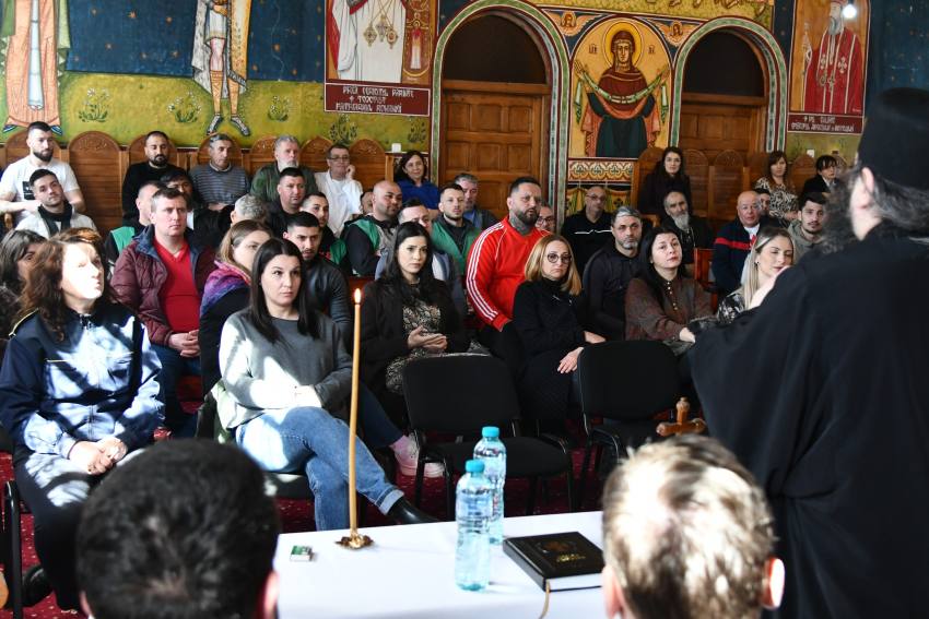 la Penitenciarul Mioveni