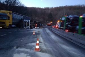 accident DN7 TIR răsturnat