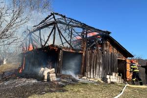 incendiu grajd Poienarii de Muscel