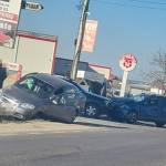 e4c20dce dd6b 450f 9144 cb82163ff1ca - Accident cu trei mașini pe DN 65! Una a ajuns în șanț