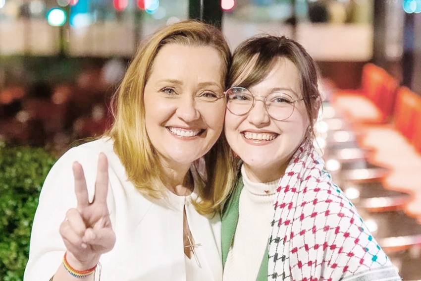 Elena si Oana Lasconi Campulung