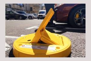 Web Photo Editor 2 - Informare adresată piteștenilor care au blocatoare în parcare