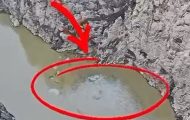 Imagini de la Lacul Vidraru după alerta de poluare