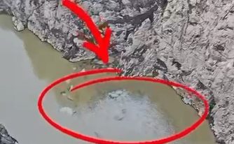 Imagini de la Lacul Vidraru după alerta de poluare