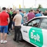 100 de șoferi Bolt - descoperiți de ITM Argeș că lucrau „la negru” 10 protest soferi bold7 - 100 de șoferi Bolt - descoperiți de ITM Argeș că lucrau „la negru”