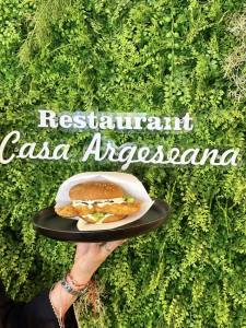 la Casa Argeșeana