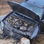 23f6bb0c fec8 4b2e ba62 ca6cffa35f0b - Accident la Cotmeana. A intrat cu mașina într-un cap de pod