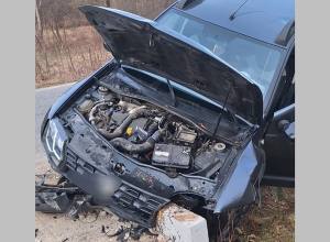 23f6bb0c fec8 4b2e ba62 ca6cffa35f0b - Accident la Cotmeana. A intrat cu mașina într-un cap de pod