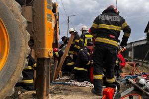 Barbat mort sub un mal de pamant in Bascov - Noi detalii despre bărbatul strivit sub un mal de pământ, la Bascov. A fost deschis dosar penal