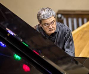 Mihai Ungureanu - Violonistul Remus Azoiței și pianistul Mihai Ungureanu, în recital cameral, la Filarmonica Pitești