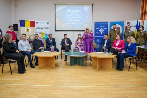 Ziua Carierei Arges 1 - (VIDEO) Destine rescrise în Argeș! Din centrele de plasament, spre cariere de succes