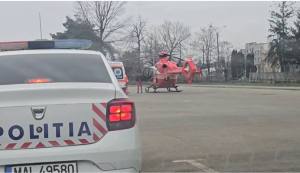 cats 2 - Bebeluș transferat cu elicopterul SMURD la un spital din Capitală