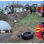 BeFunky collage 19 - Impact devastator între un TIR și o mașină! Un tânăr a murit pe loc