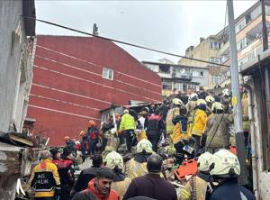 cats 12 - Explozie puternică în cartierul Fatih din Instanbul. Două clădiri s-au prăbușit