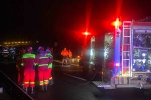 cats - Accident tragic pe A1! Un bărbat și-a pierdut viața după ce a intrat cu mașina în glisiera metalică