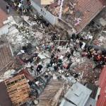 two buildings collapse in istanbul after suspected gas explosion 3216692 20260322130011 20260322130011 - Explozie puternică în cartierul Fatih din Instanbul. Două clădiri s-au prăbușit