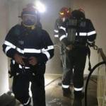 495789 366682 stiri incendiu apartament e1760811449676 1 - Incendiu într-un apartament din Mioveni. O persoană a ajuns la spital