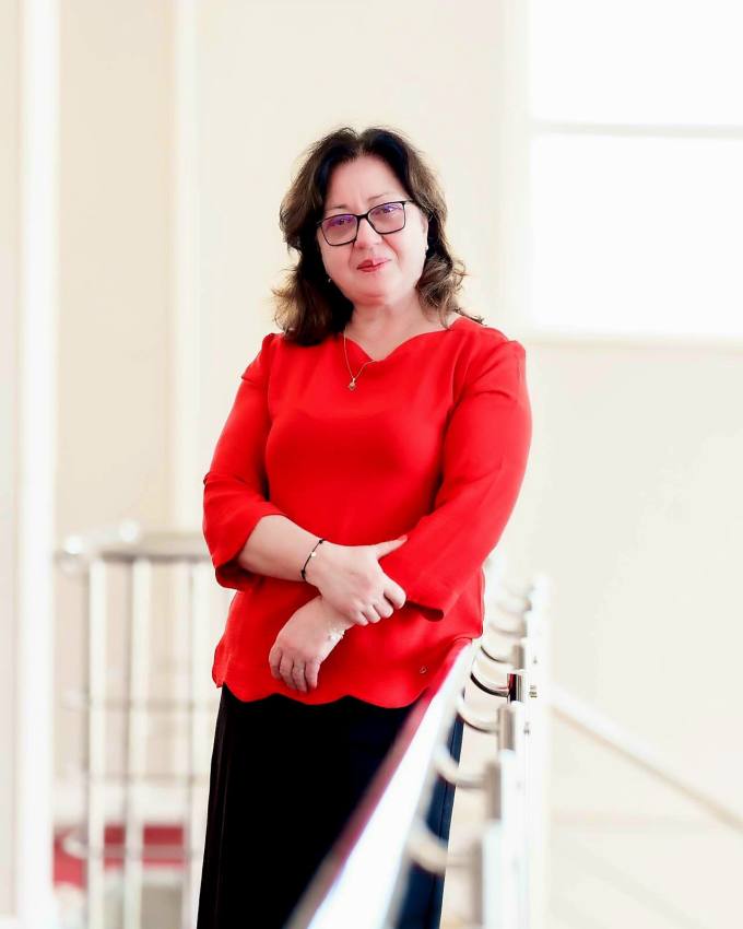 LUMINITA IOANA 1 - Luminița Ioana: Lumea profesională devine mai puternică atunci când femeile aleg să nu mai stea în umbră