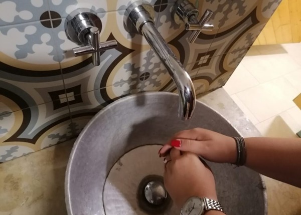 apa robinet 1024x768 1 750x536 1 - Atenție! Se oprește apa în Teiu, pe 26 martie