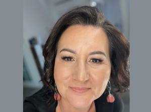 428b0322 2f17 4dbc b5e3 95a26d8afecc - Mirela Ungurenuș: Puterea nu mai este un gest, ci o stare. Nu mai este o reacție, ci o alegere