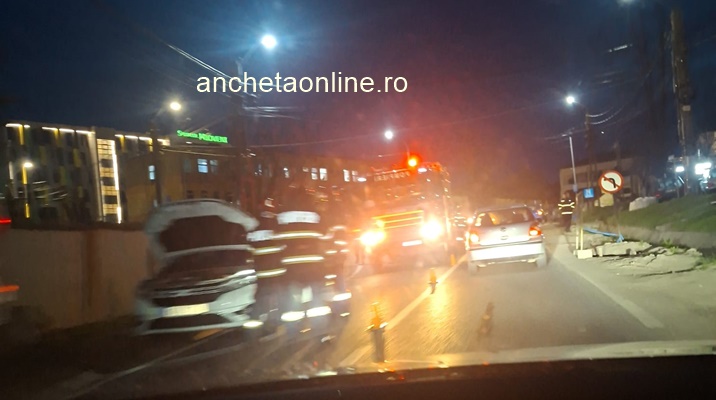 1cb79ea7 976f 4cd4 bfe7 80183c317ffa 2 1 - Accident lângă Spitalul Mioveni! Impact între două mașini
