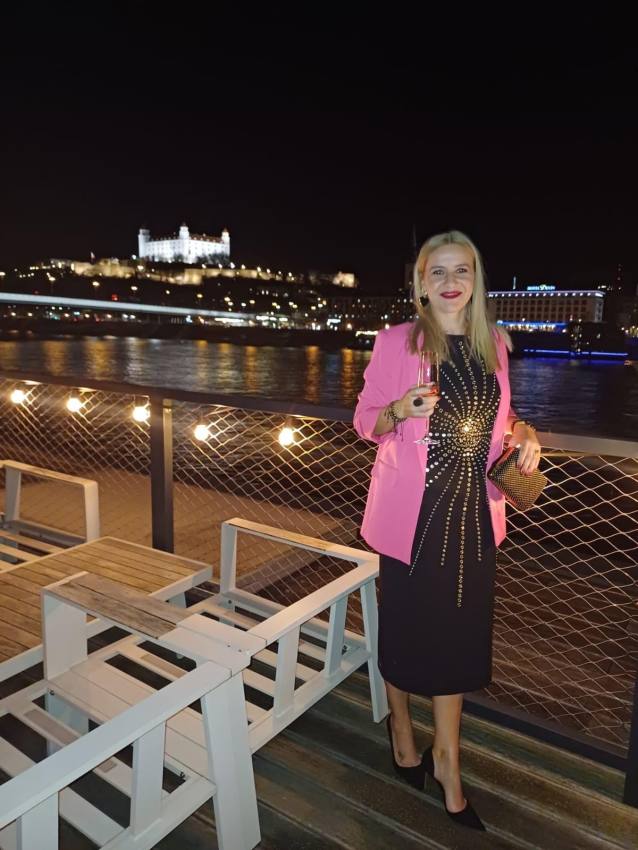 Raluca Dănălache: Sinceritatea este prima calitate care ajută pe oricine! 3 RALUCA DANALACHE