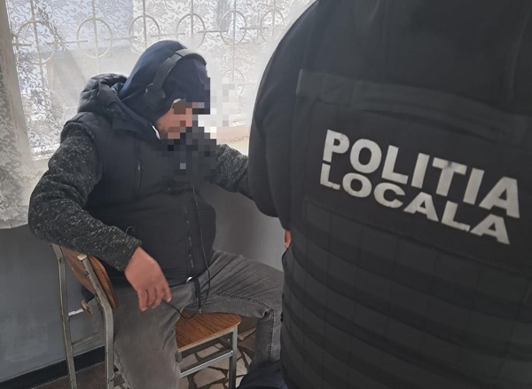 f5c0ab14 77d4 458f 9e06 ee9a2ddc85ca - Atac violent în centrul Piteștiului! Femeie lovită din senin