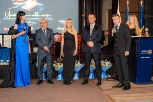 WhatsApp Image 2026 03 31 at 12.23.11 1 - Balul Luminilor 2026: un an de Rotary Club Pitești Unity, între eleganță, excelență și impact real