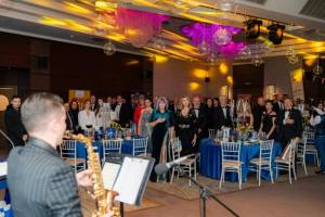 WhatsApp Image 2026 03 31 at 12.23.12 1 - Balul Luminilor 2026: un an de Rotary Club Pitești Unity, între eleganță, excelență și impact real