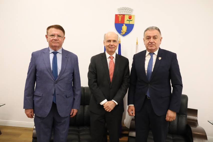 vizita ambasador la Pitesti